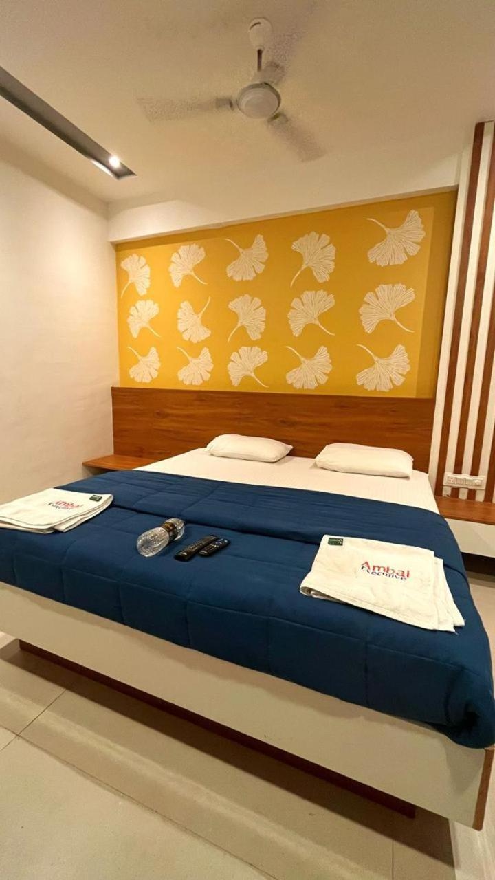 Hotel Ambai Executive Tuljapur ภายนอก รูปภาพ