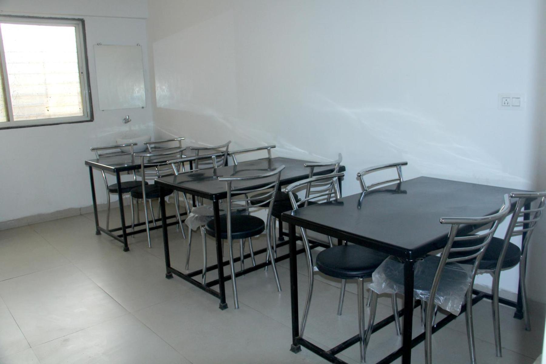 Hotel Ambai Executive Tuljapur ภายนอก รูปภาพ