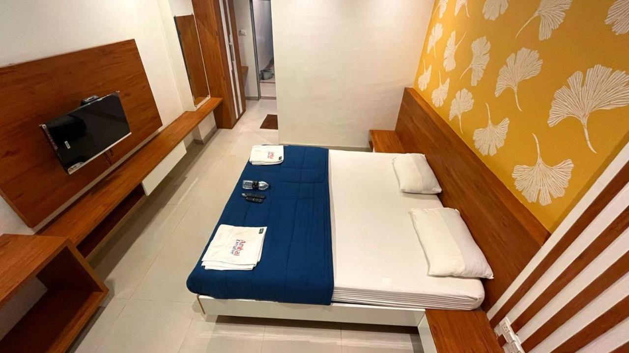 Hotel Ambai Executive Tuljapur ภายนอก รูปภาพ