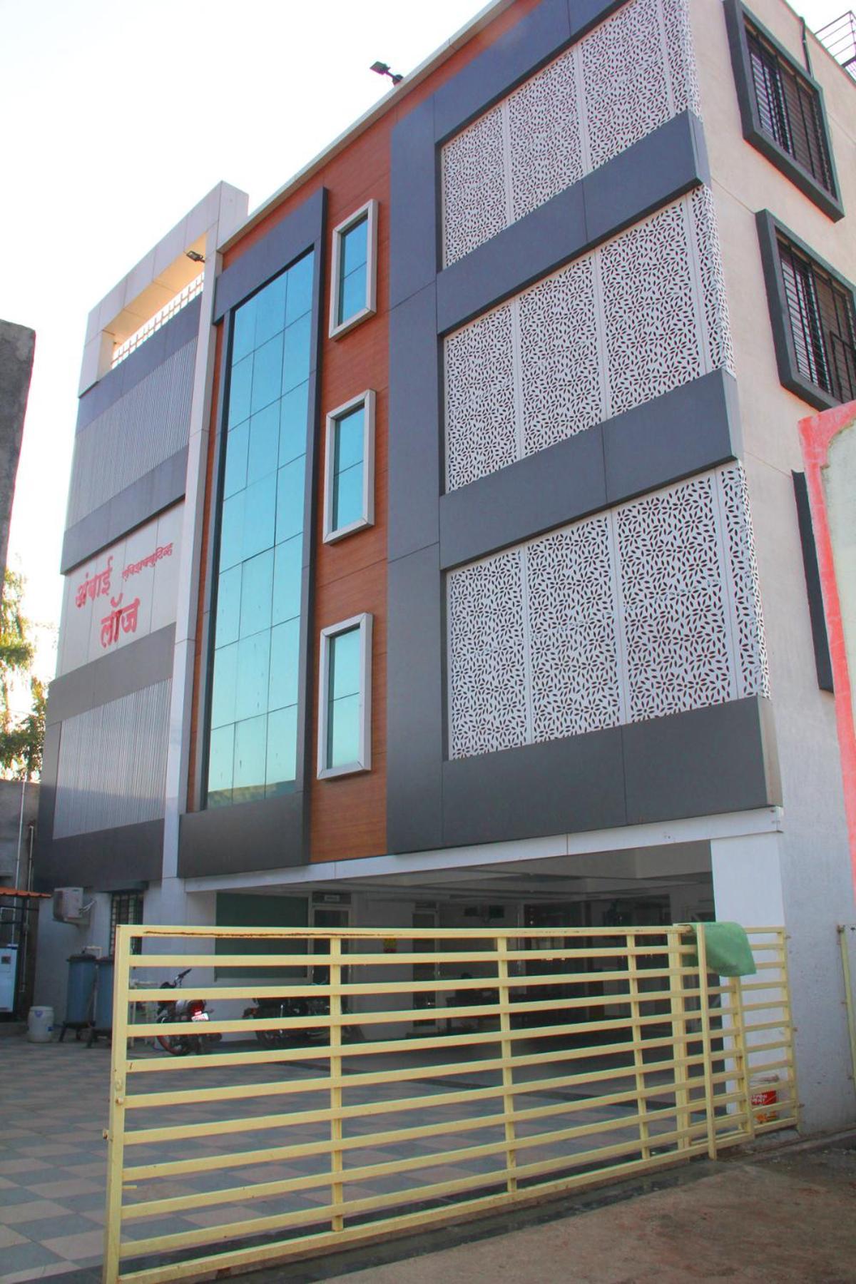 Hotel Ambai Executive Tuljapur ภายนอก รูปภาพ