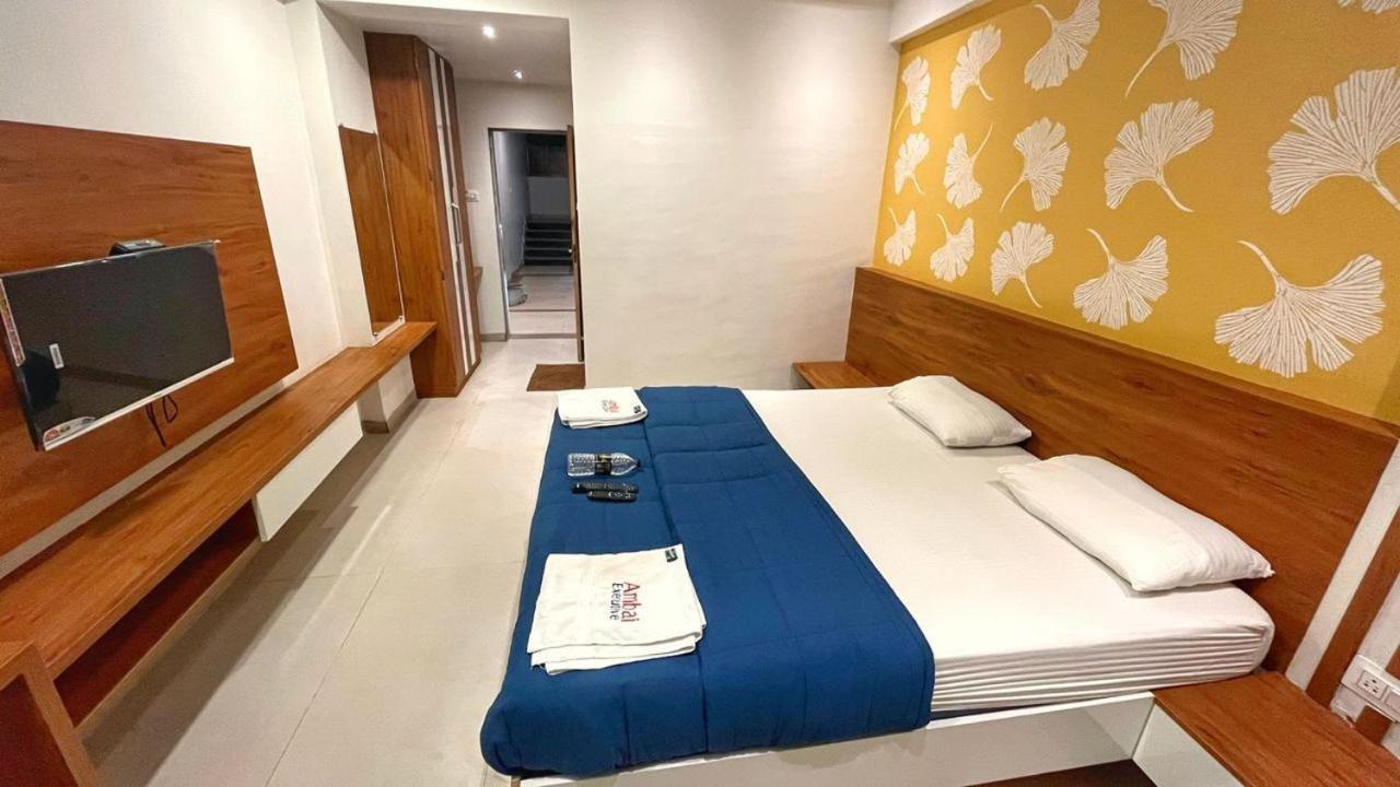 Hotel Ambai Executive Tuljapur ภายนอก รูปภาพ